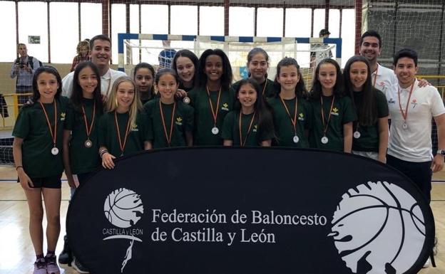 La selección femenina salmantina en Béjar. 