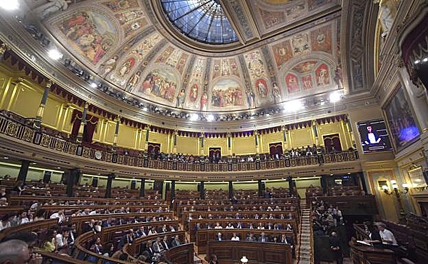 Vox, al gallinero del Congreso