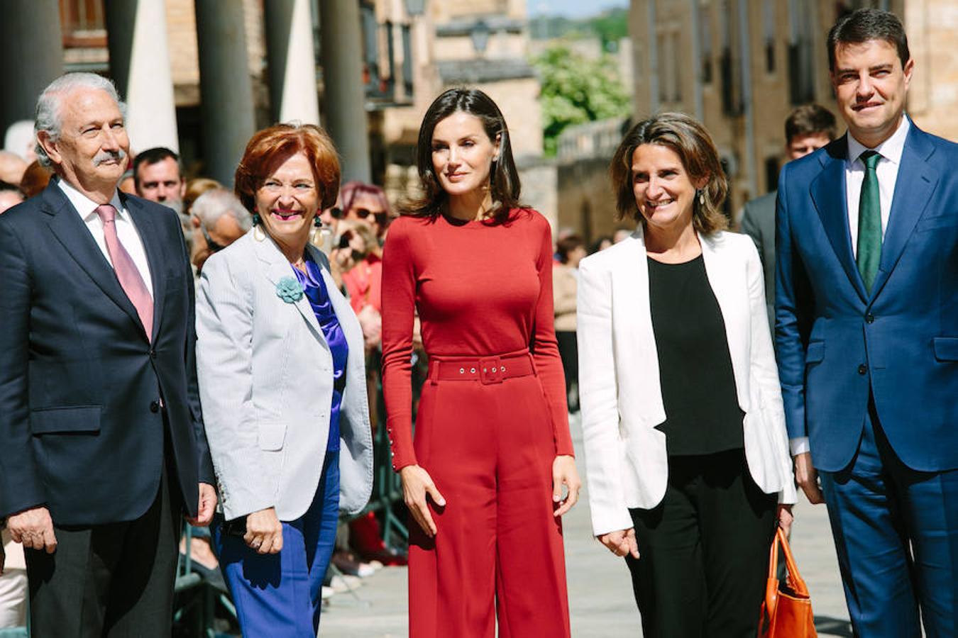 La Reina Letizia ha visitado hoy la localidad soriana de El Burgo de Osma para clausurar un seminario sobre periodismo y mundo rural.