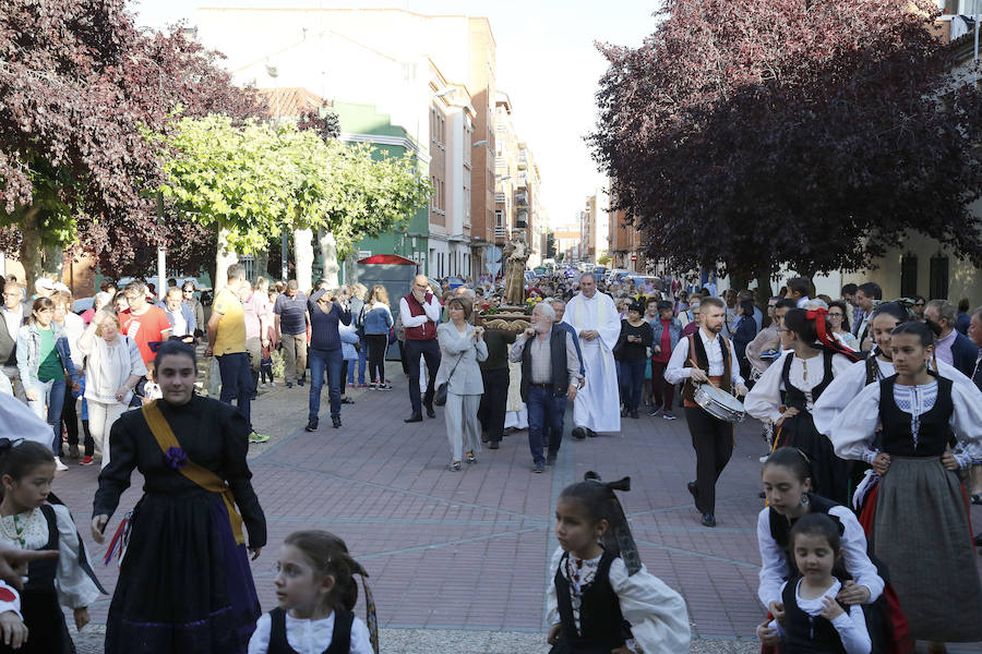 Fotos: El barrio de San Antonio, en fiestas