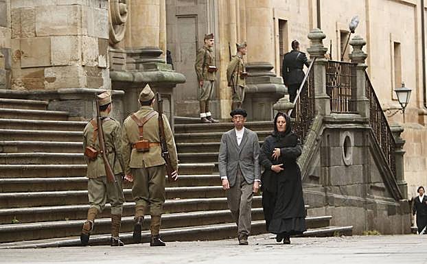 Rodaje de ''Mientras dure la guerra' en la calle Compañía.