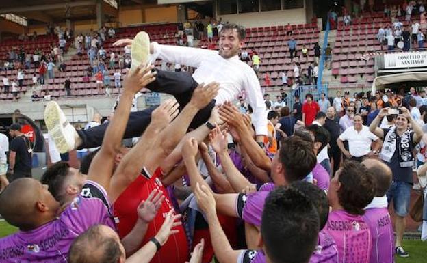 Cortés, en el ascenso a Segunda B de la temporada pasada. 