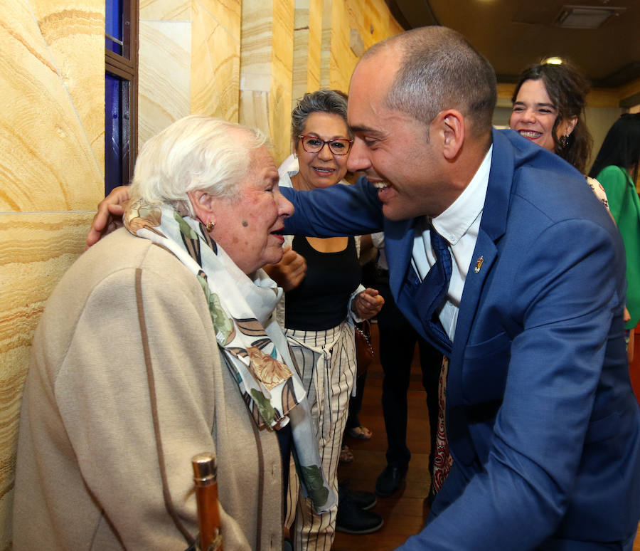 Fotos: Samuel Alonso coge el relevo de Joseé Luis Vázquez en el ayuntamiento del Real Sitio