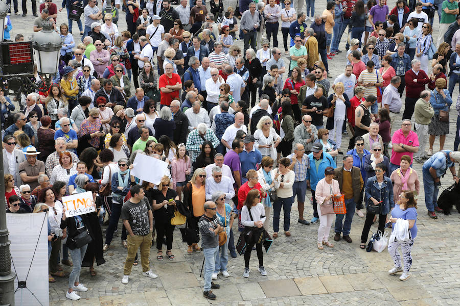 Fotos: Protesta en Palencia ante el acuerdo de PP, Cs y Vox que otorga la Alcaldía a Mario Simón