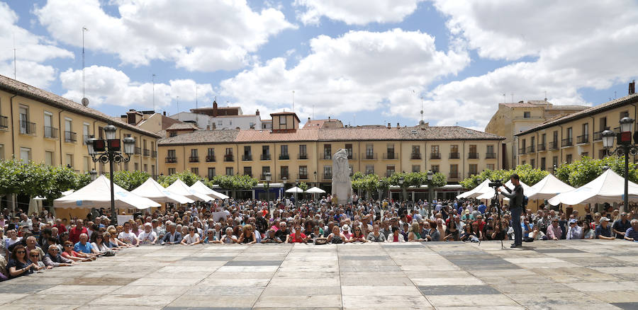 Fotos: Protesta en Palencia ante el acuerdo de PP, Cs y Vox que otorga la Alcaldía a Mario Simón