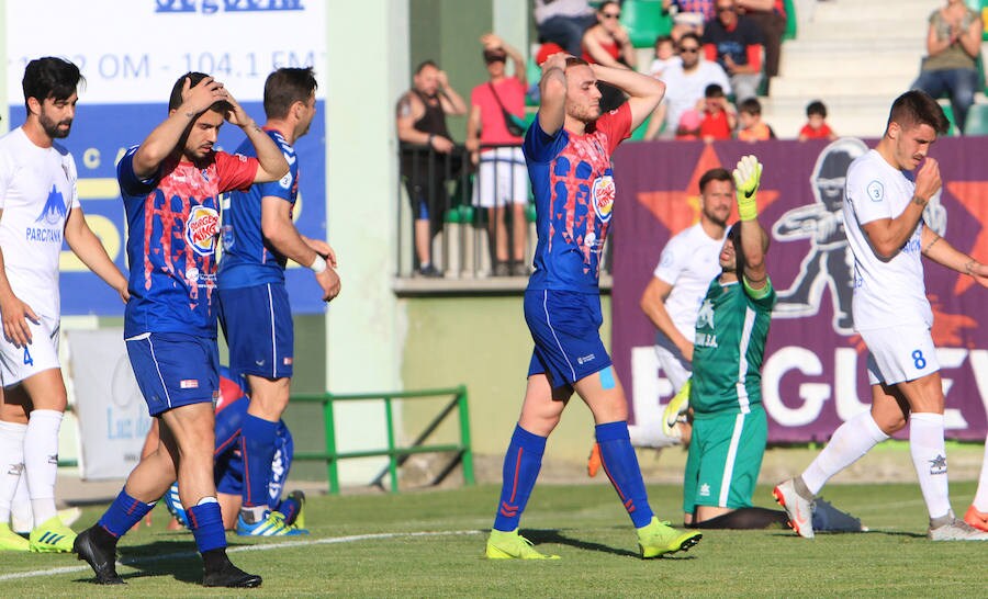 Fotos: La Segoviana pierde sus opciones de ascenso con la derrota ante el Villarrobledo.