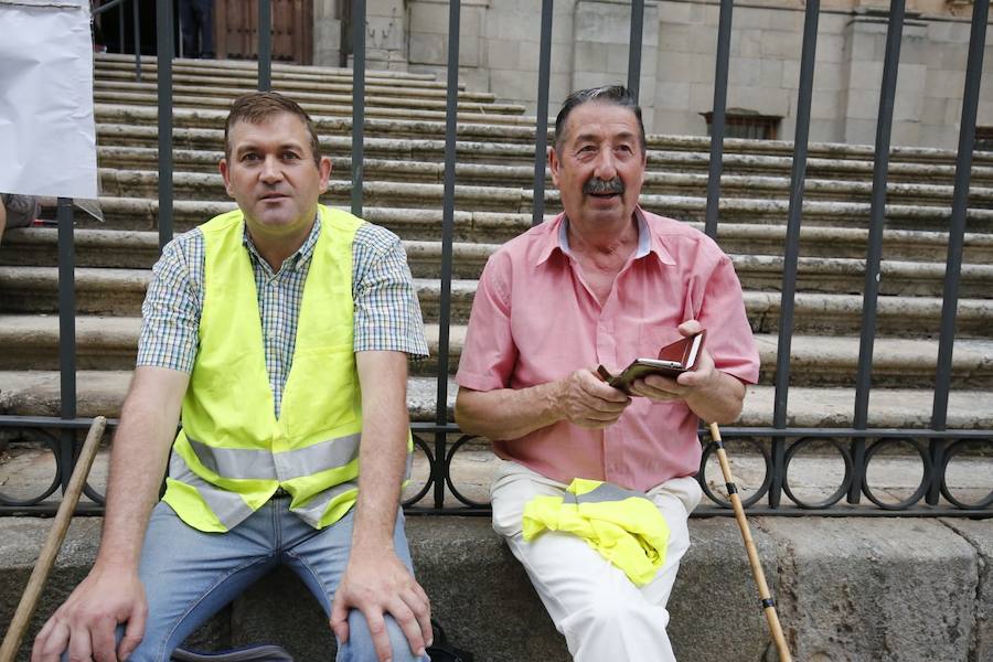 Fotos: Más de 100 personas parten en al Marcha Nocturna a Cabrera