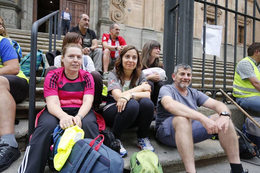 Fotos: Más de 100 personas parten en al Marcha Nocturna a Cabrera