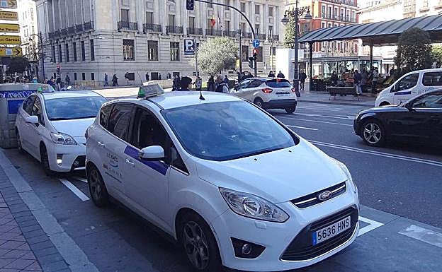 Parada de taxis en Plaza España.