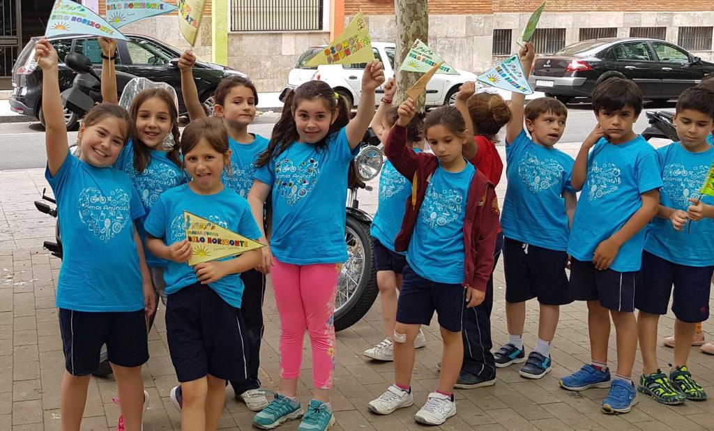 Fotos: Fiestas y II Marcha Solidaria del Colegio Sagrado Corazón-La Anunciata de Valladolid