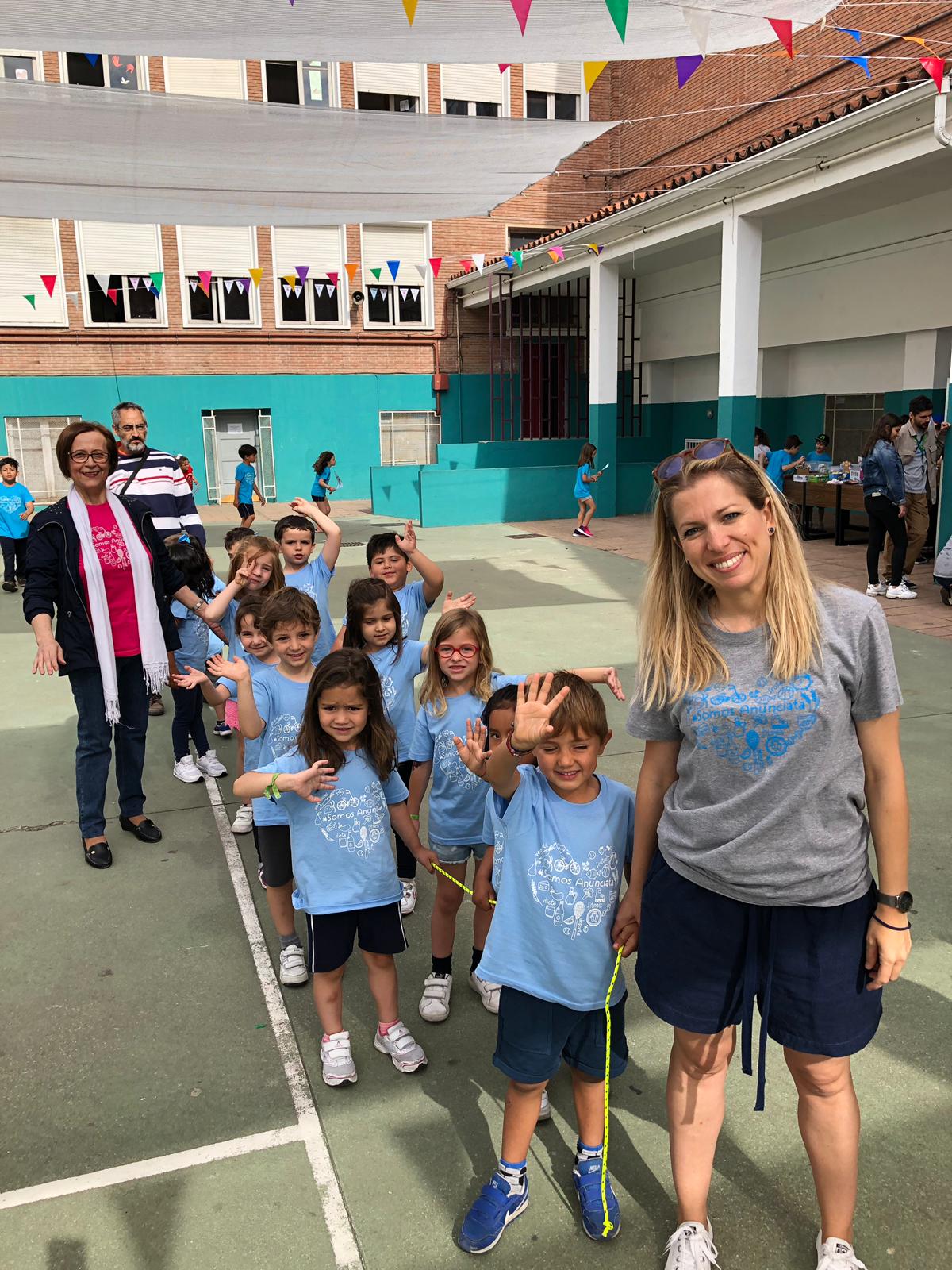 Fotos: Fiestas y II Marcha Solidaria del Colegio Sagrado Corazón-La Anunciata de Valladolid