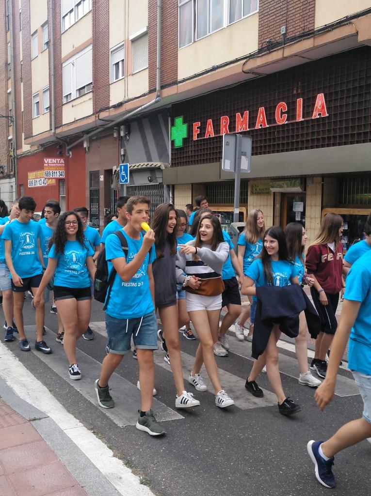 Fotos: Fiestas y II Marcha Solidaria del Colegio Sagrado Corazón-La Anunciata de Valladolid