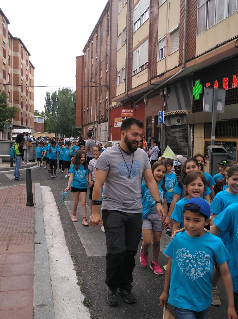 Fotos: Fiestas y II Marcha Solidaria del Colegio Sagrado Corazón-La Anunciata de Valladolid
