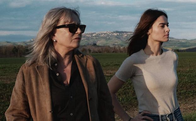 Krystyna Janda y Kasia Smutniak en 'Un atardecer en la Toscana'.