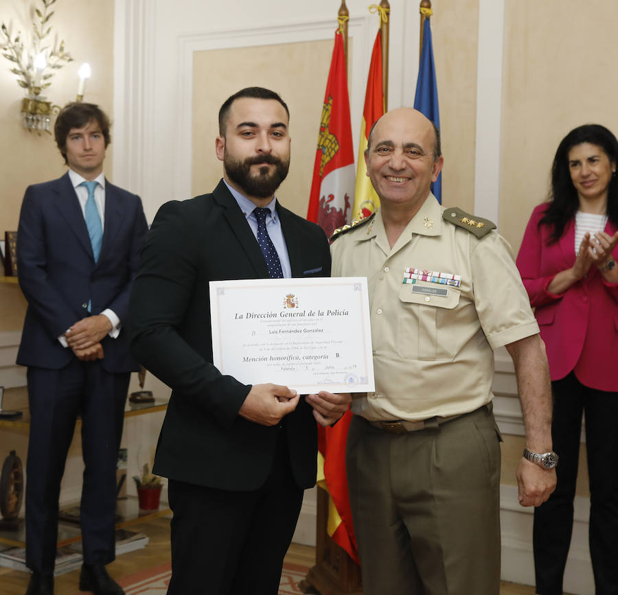 Fotos: Palencia reconoce el trabajo de los agentes de seguridad privada