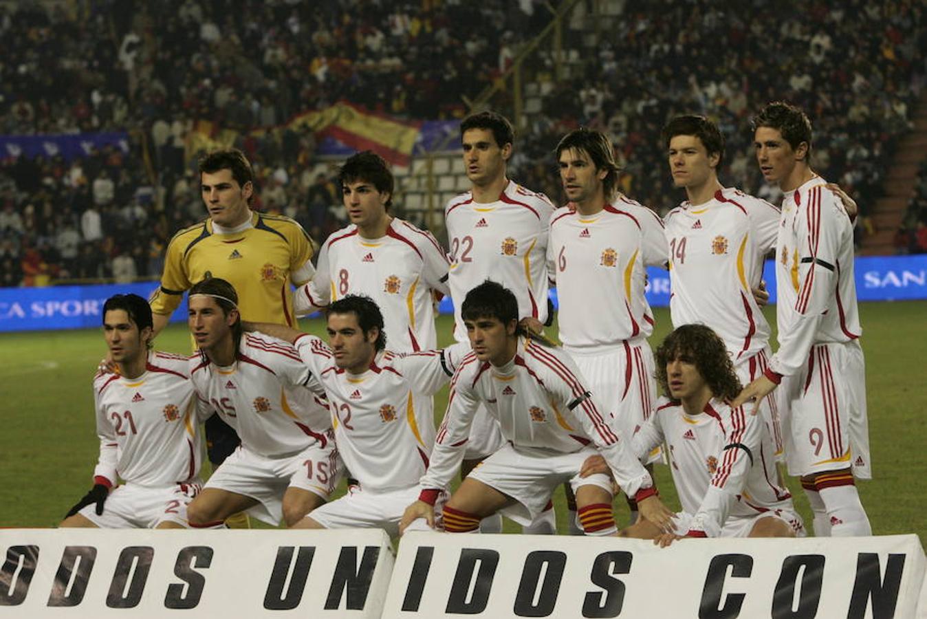 Resumen fotográfico del paso del futbolista Fernando Torres por Valladolid, tras anunciar su retirada del fútbol profesional.