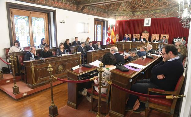 Debate sobre el Estado de la Provincia celebrado en el salón de plenos de la Diputacion de Valladolid.