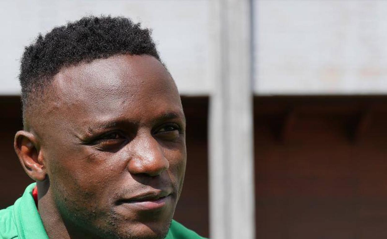 Victor Wanyama, pensativo. 