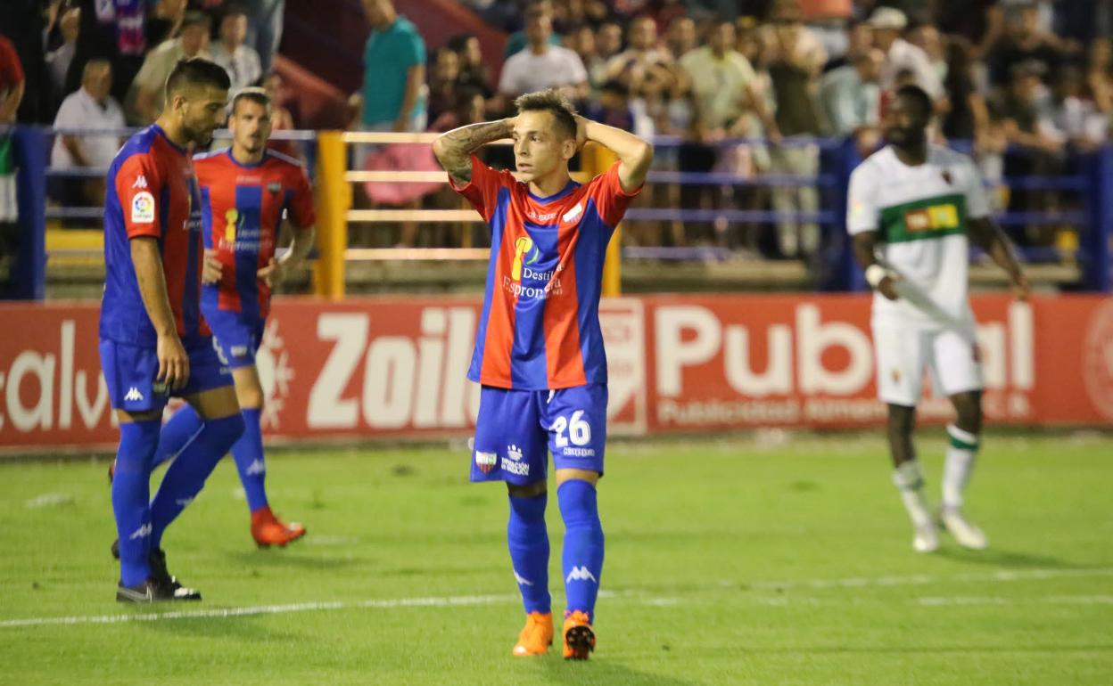 Álvaro Romero, en su debut con el Extremadura. 