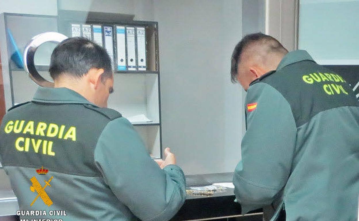 Agentes de la Gaurdia Civil de un puesto de Salamanca. 