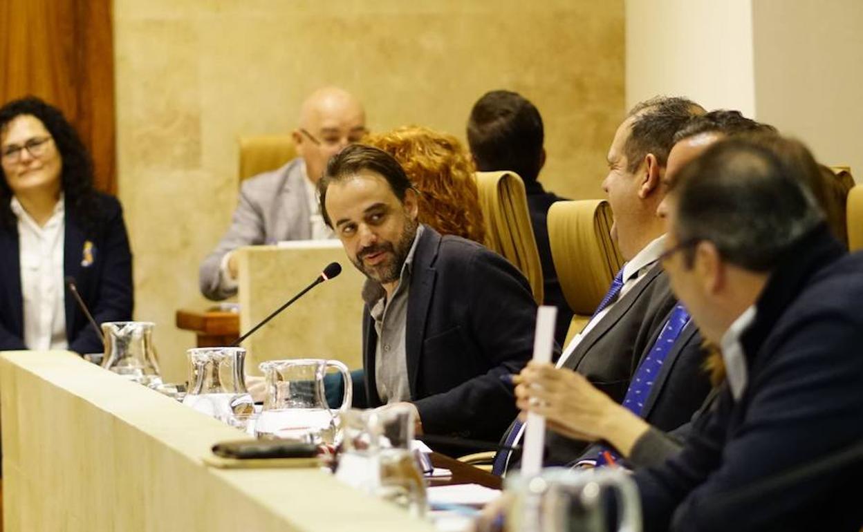 Fernando Castaño, en una de sus intervenciones en el pleno durante la pasada legislatura. 