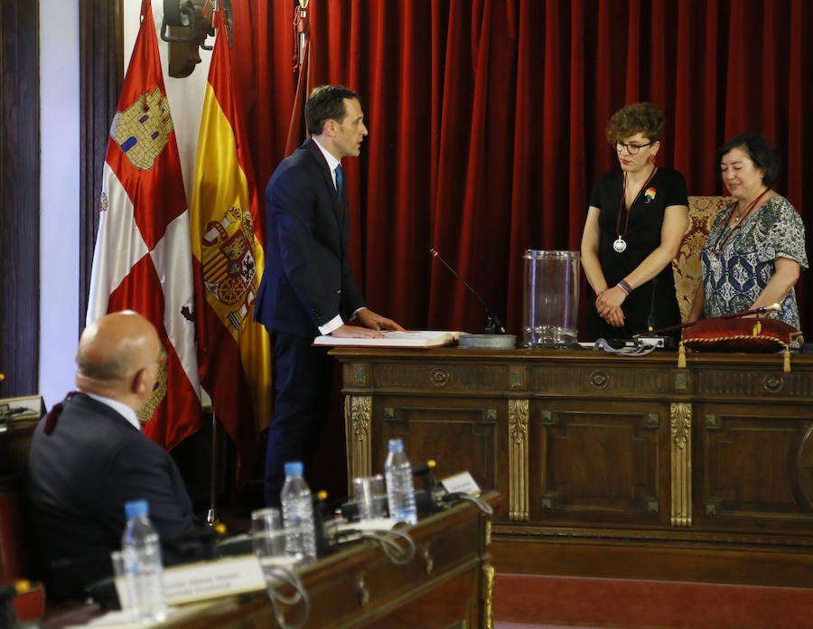 Conrado Íscar toma posesión como presidente de la Diputación de Valladolid. 