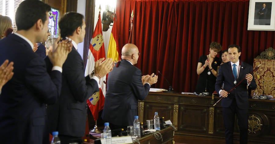 Conrado Íscar toma posesión como presidente de la Diputación de Valladolid. 