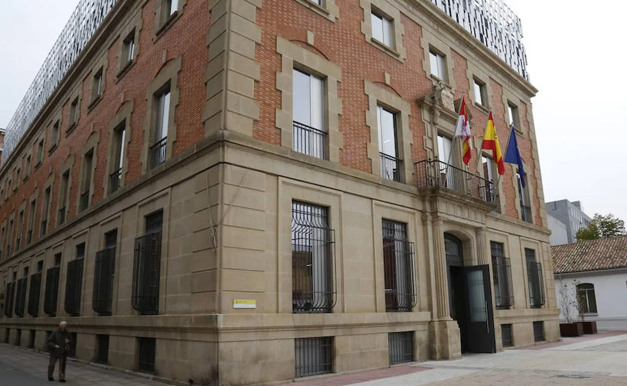 Edificio de la Audiencia de Palencia. 