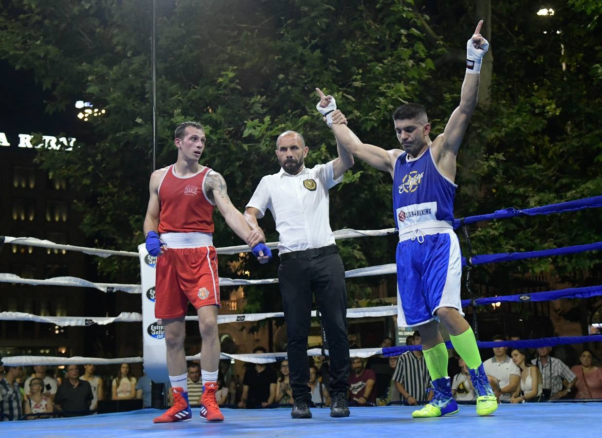 Numeroso público siguió los combates en el cuadrilátero instalado en al Acera de Recoletos.