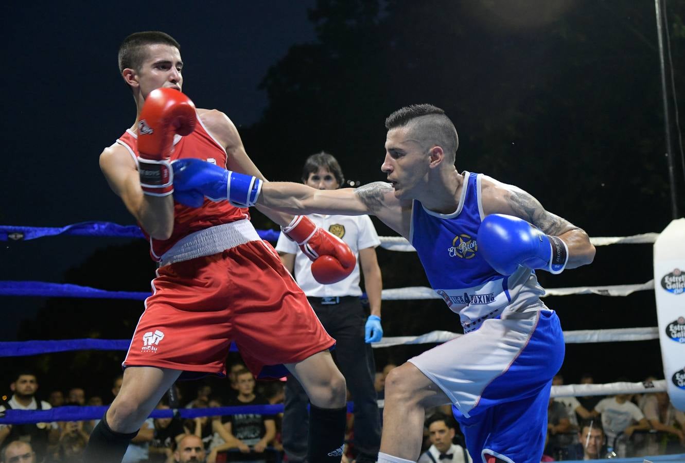 Numeroso público siguió los combates en el cuadrilátero instalado en al Acera de Recoletos.