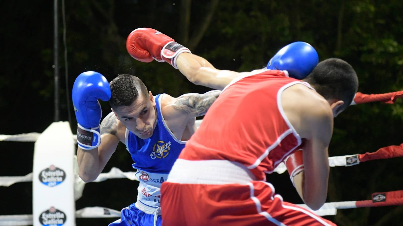 Numeroso público siguió los combates en el cuadrilátero instalado en al Acera de Recoletos.