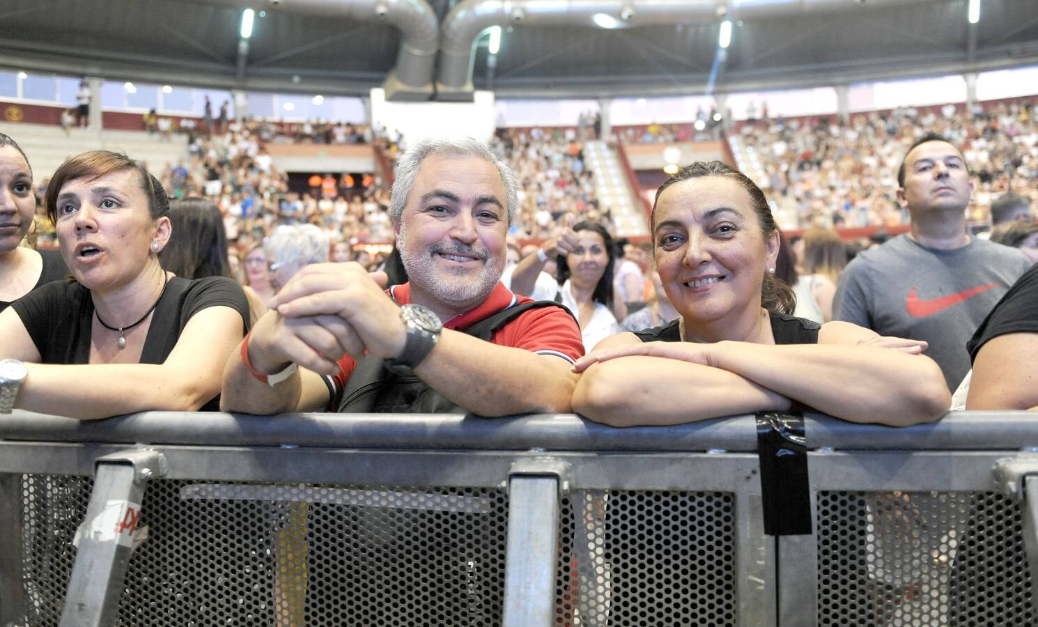 Más de 3.000 personas se dieron cita en la plaza de toros de La Flecha para cantar los mejores temas del repertorio del artista puertorriqueño 