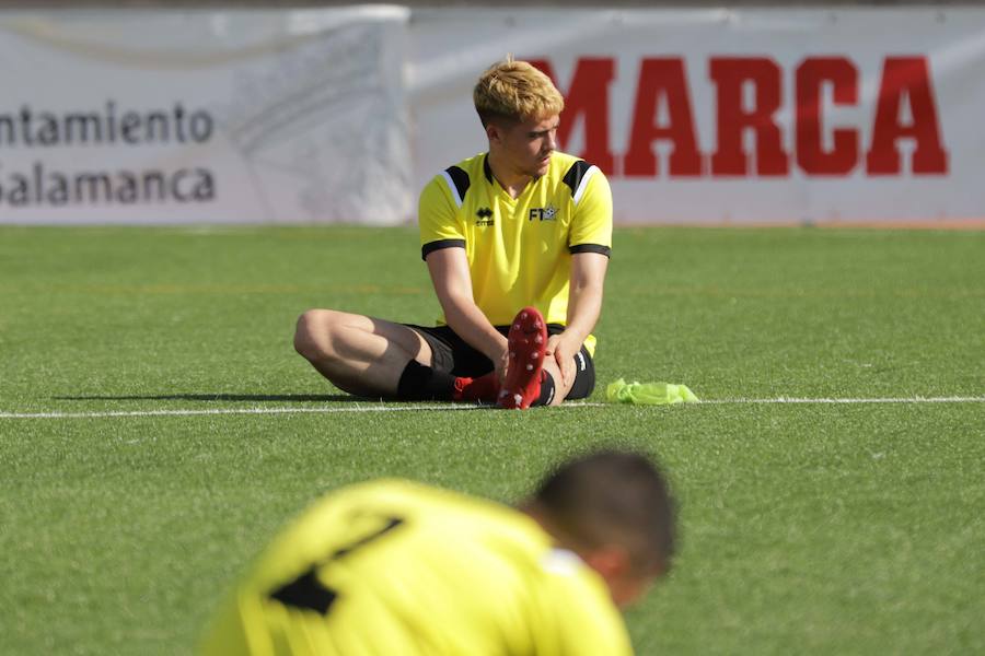 El concurso para que jóvenes jugadores intenten ganarse un hueco en el fútbol semiprofesional ha arrancado hoy en Salamanca.