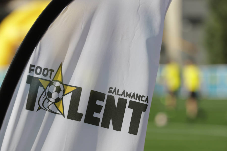 El concurso para que jóvenes jugadores intenten ganarse un hueco en el fútbol semiprofesional ha arrancado hoy en Salamanca.