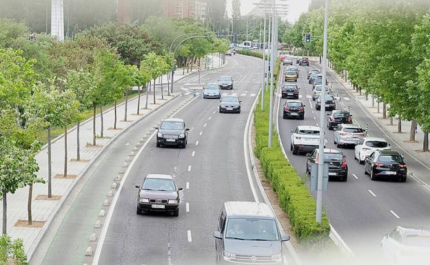 Tramo de la avenida de Salamanca que se asfaltará, en sentido Arroyo. 