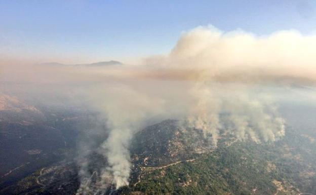 Incendio de Gavilanes desde el aire 