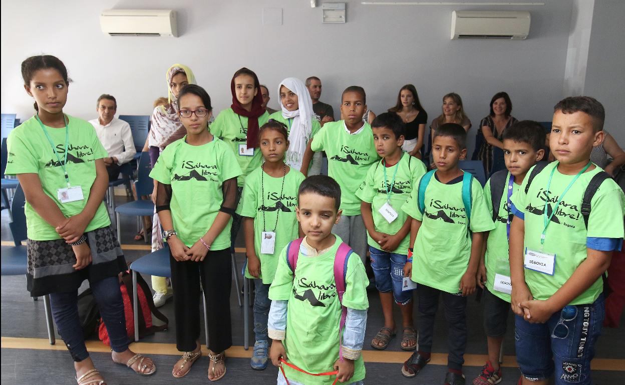 Los doce niños saharauis posan a su llegada a Segovia. 