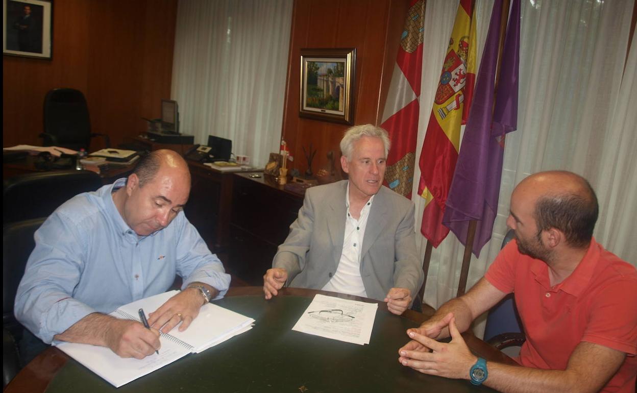 Reunión del delegado de la Junta con el alcalde de Villada 