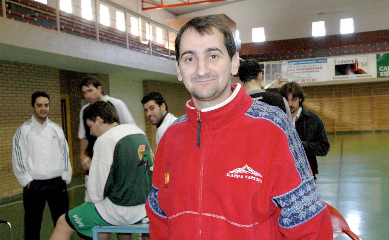 Jesús Gutiérrez, cuando era entrenador del Mérida Augusta de la Liga EBA.
