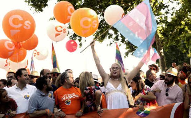 Comitiva de Ciudadanos durante el desfile del sábado en Madrid.