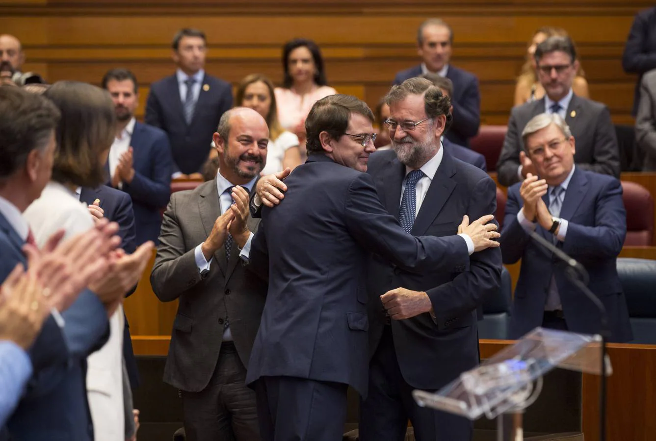 Mañueco da continuidad, con el voto de Cs, a 32 años de presidentes del PP en la Junta