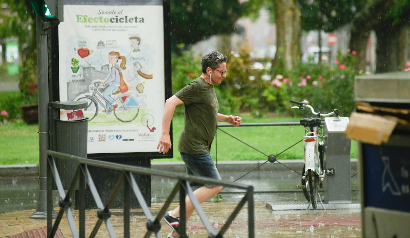 Fotos: Fuertes lluvias este sábado en Valladolid