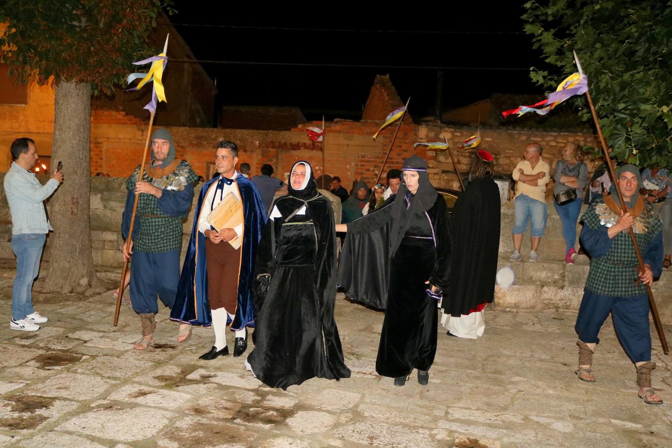 Fotos: Escenificación del Cortejo Fúnebre de la Reina Juana I de Castilla en Torquemada