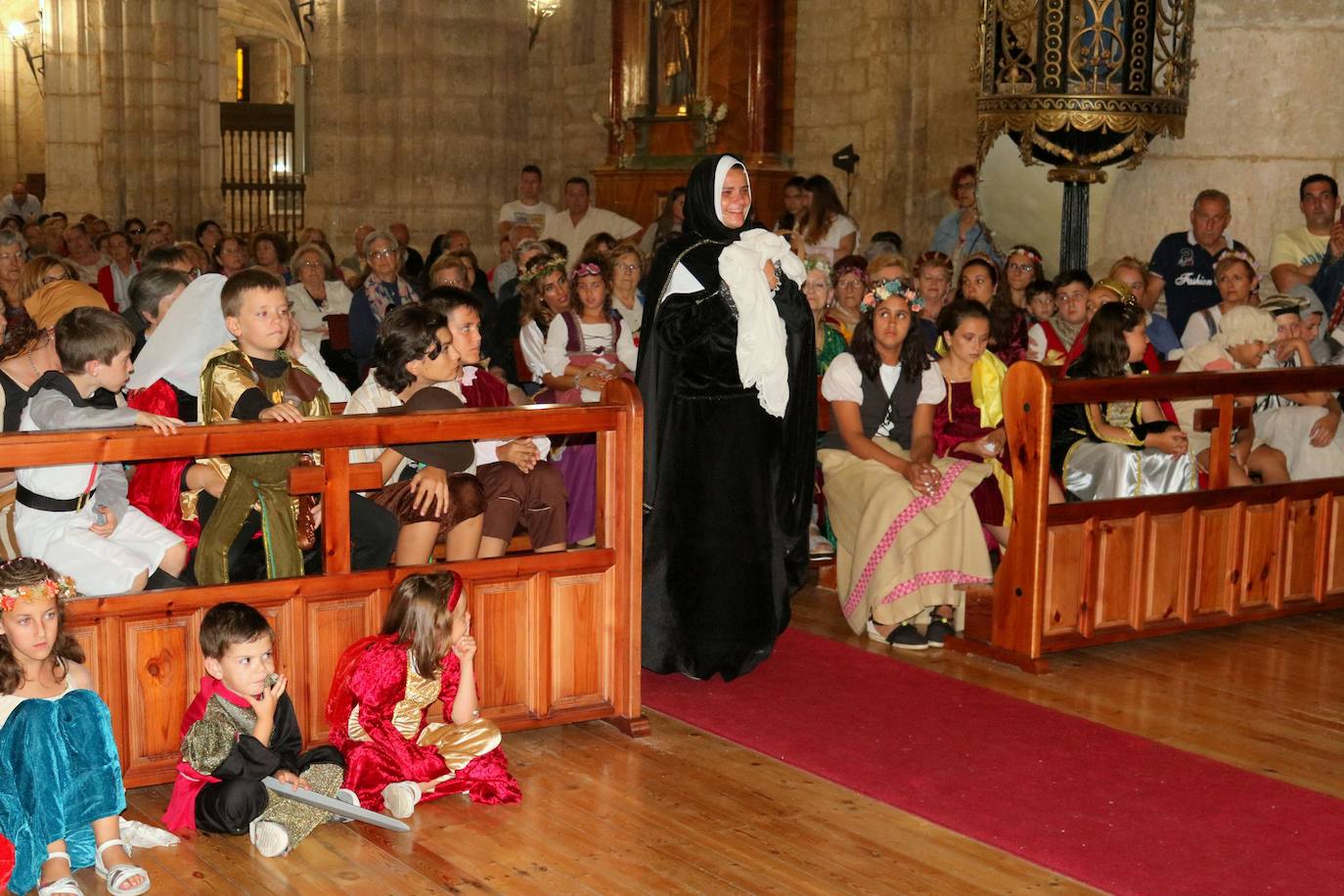 Fotos: Escenificación del Cortejo Fúnebre de la Reina Juana I de Castilla en Torquemada