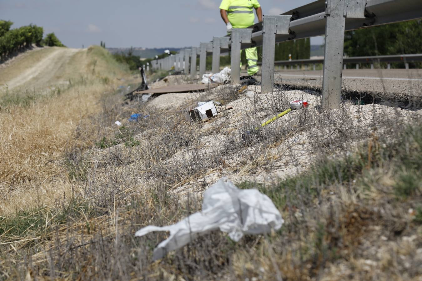 Fotos: Tres heridos en una accidente de tráfico en la carretera N-122 en Valladolid