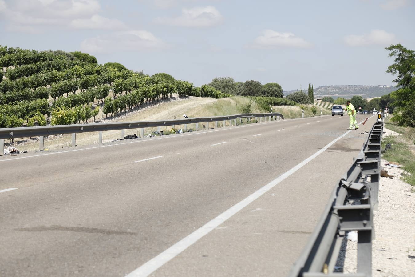 Fotos: Tres heridos en una accidente de tráfico en la carretera N-122 en Valladolid