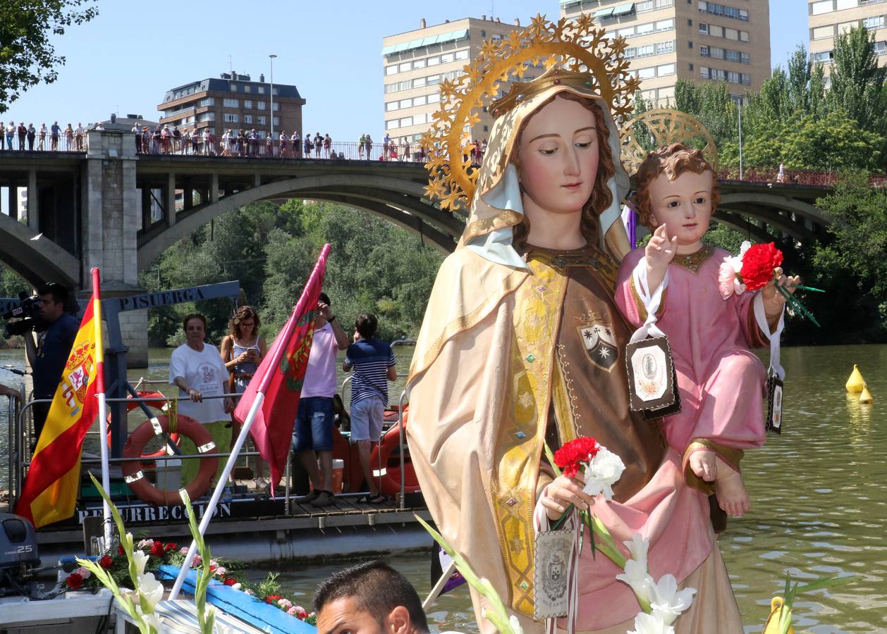 Procesión fluvial de la Virgen del Carmen en Valladolid