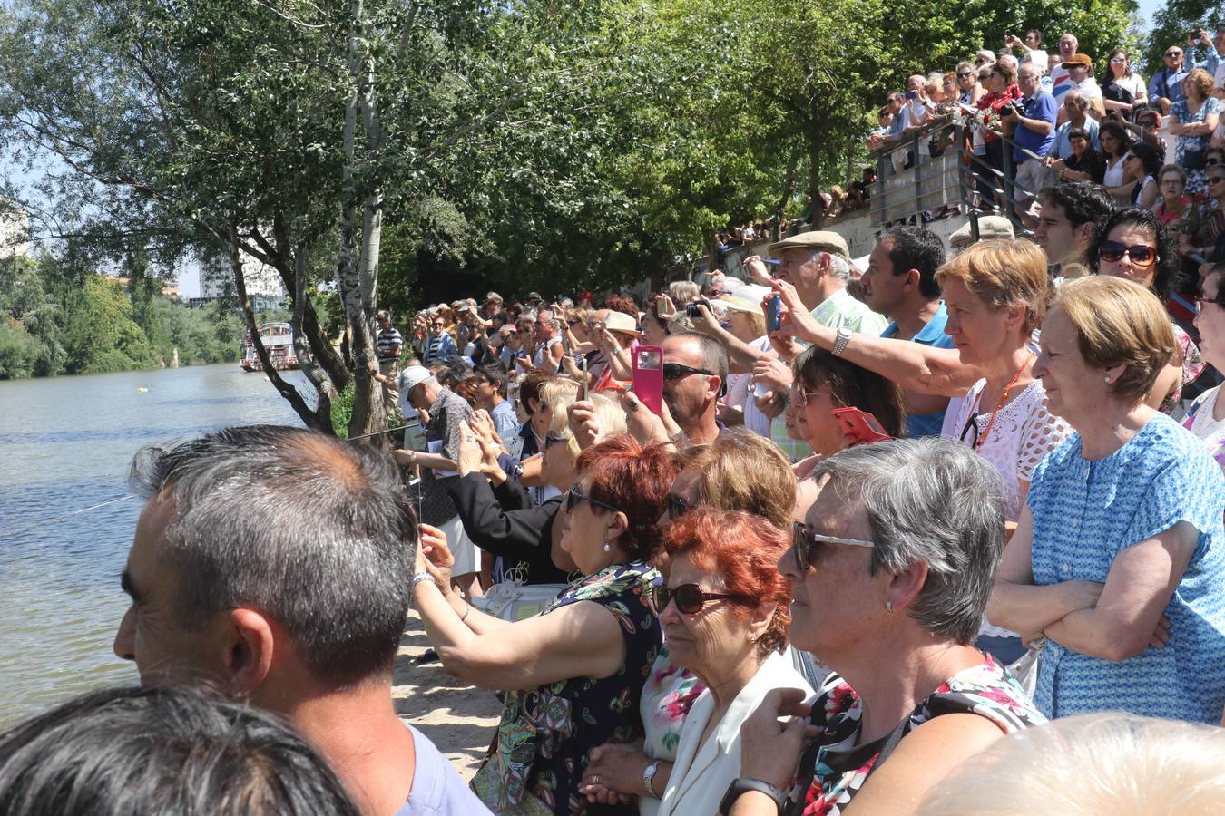 Procesión fluvial de la Virgen del Carmen en Valladolid