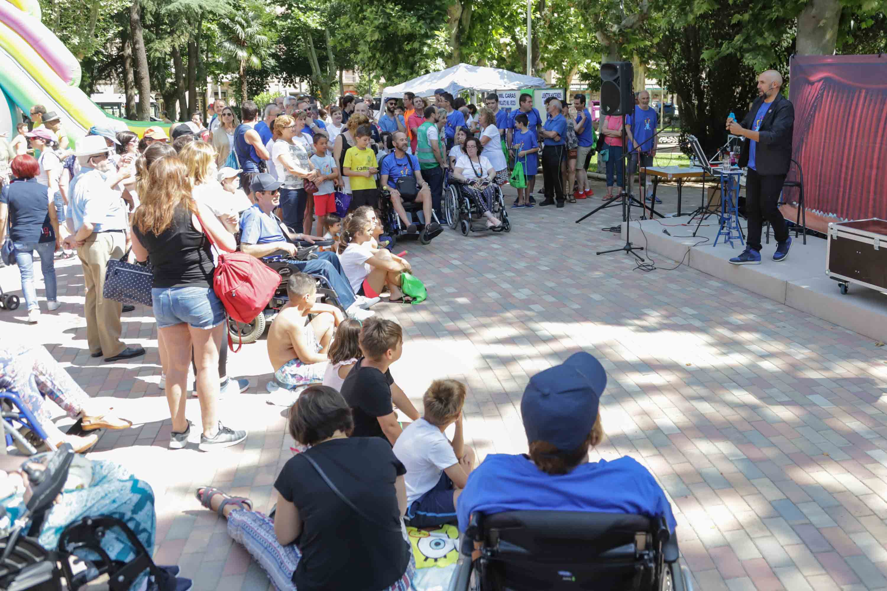 Fotos: Campaña &#039;Mójate por la esclerosis&#039; en Salamanca