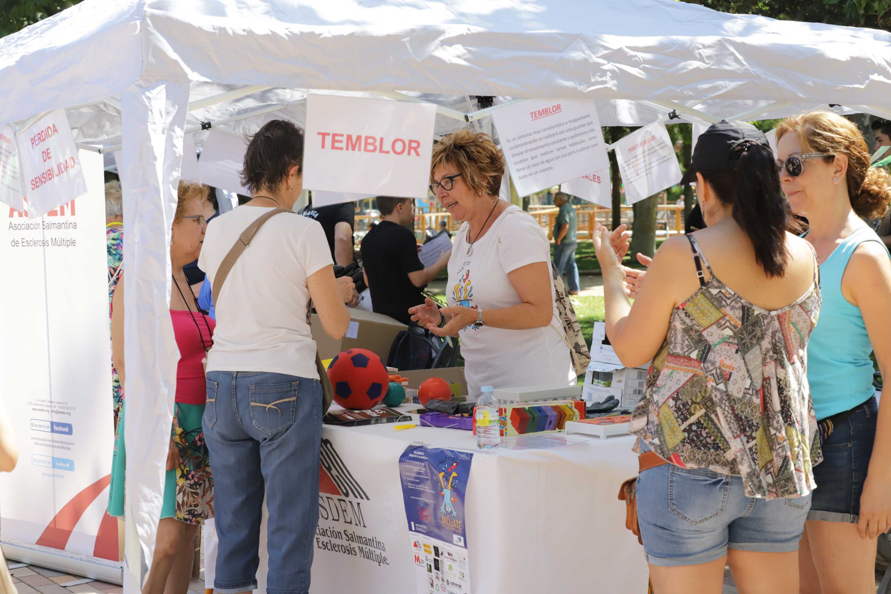 Fotos: Campaña &#039;Mójate por la esclerosis&#039; en Salamanca